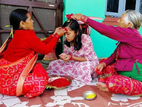 महँगी, बेरोजगारीले जनता रमाउन नसकेको दशैं भोली नेता, कर्मचारीले देशभित्रै मनाउलान त ?