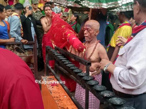 धरानमा प्रसिद्ध दन्तकाली शक्तिपीठमा भित्र्याइयो फूलपाती