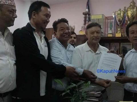 तोकिएको समयमा निर्माण भएको कामको भुक्तानी माग्दै व्यवसायीहरू